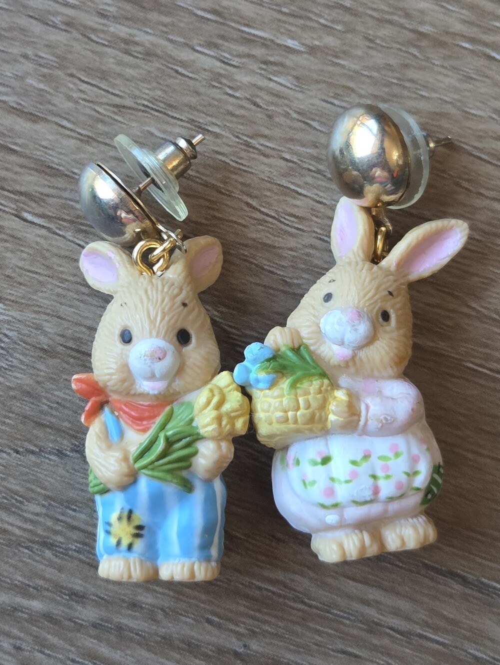 Vintage Style Cottagecore Farmer Bunny Rabbit Dangle Earrings